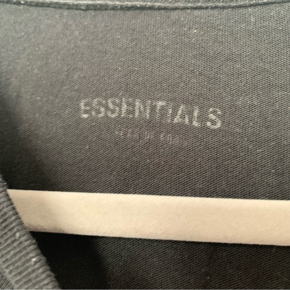 ✅ Essentials Fear Of God Men’s Tee Plain Black - Picture 9 of 9